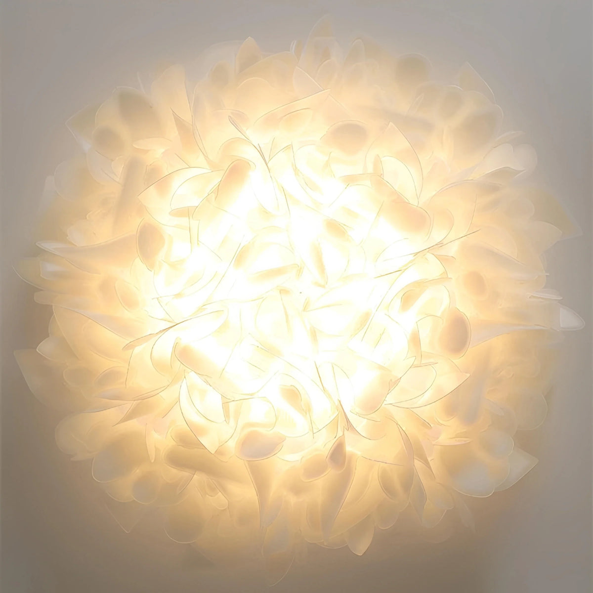 Plafonnier LED Fleurs Blanches Nordique 53cm 73cm Dimmable Télécommande
